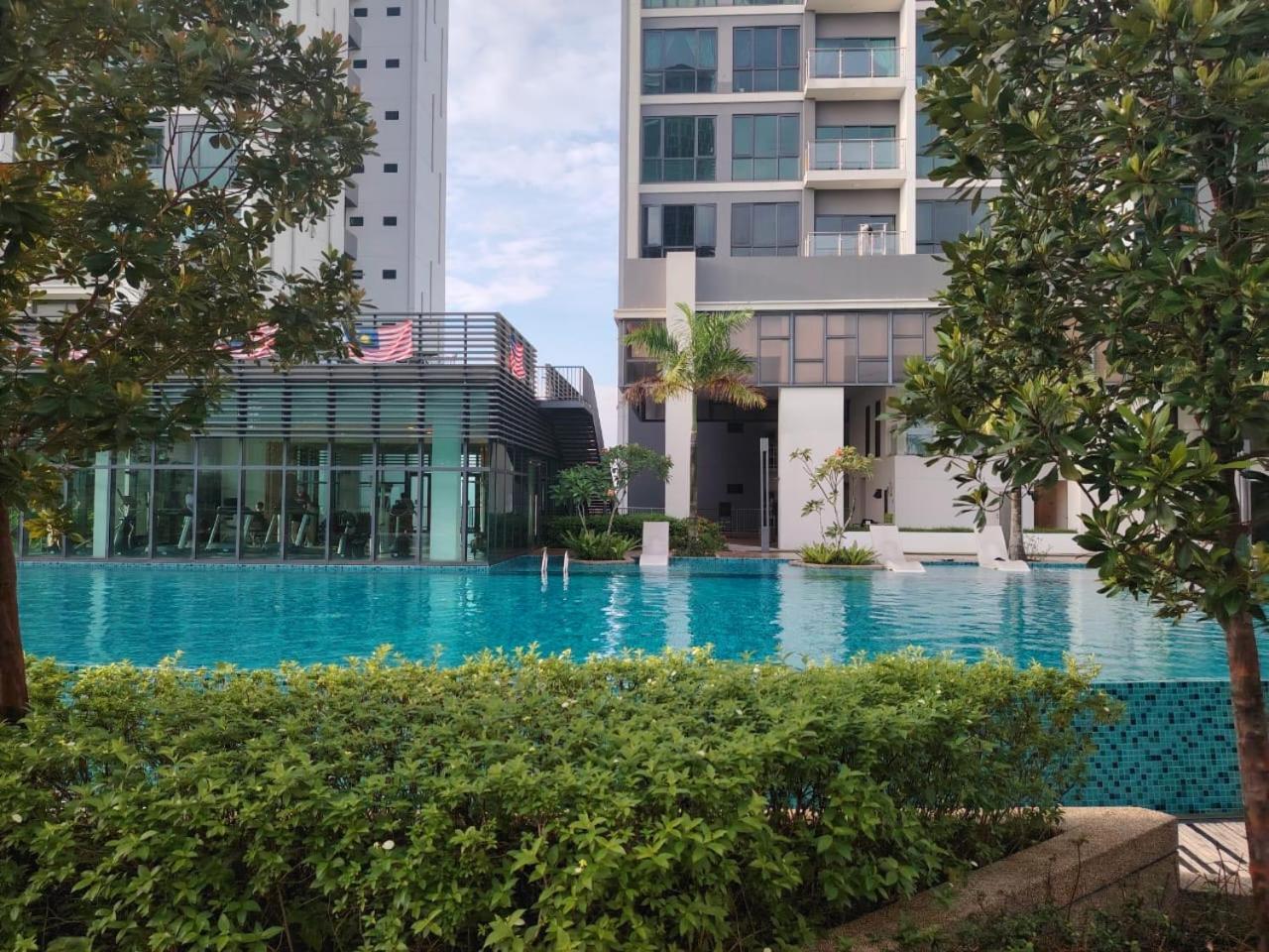 Greenfield Residence With Amazing Pool View And High-Speed Wi-Fi Petaling Jaya Exterior foto